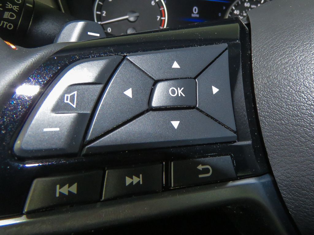 2025 Nissan Altima SR Image 31 of 31