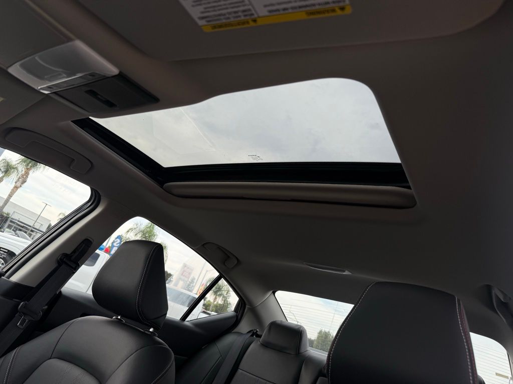 2025 Nissan Altima SR Image 12 of 33