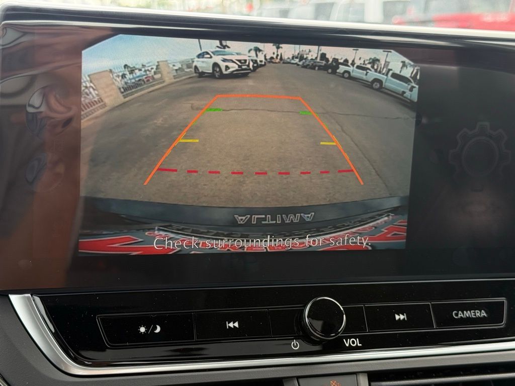 2025 Nissan Altima SR Image 20 of 33