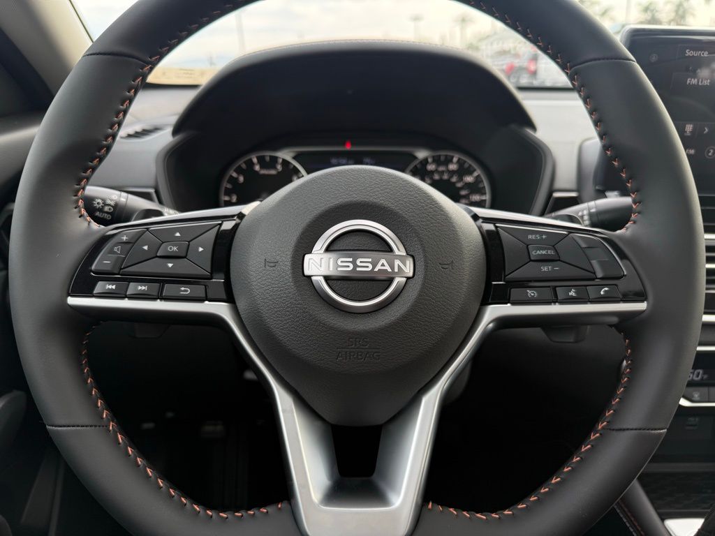 2025 Nissan Altima SR Image 15 of 33