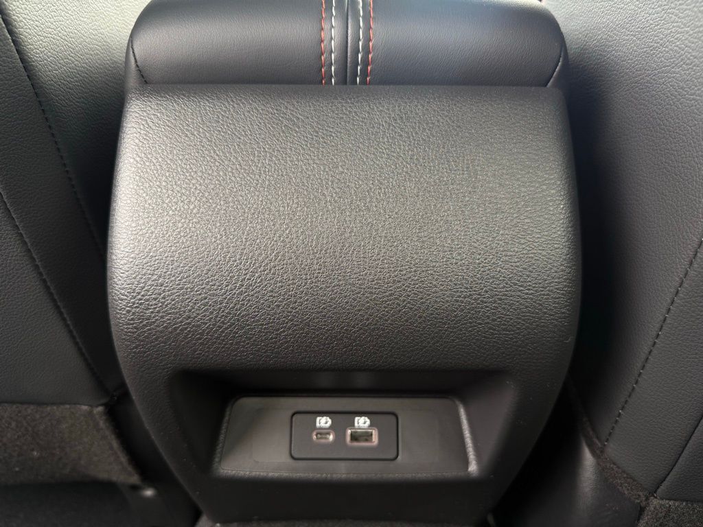 2025 Nissan Altima SR Image 26 of 33