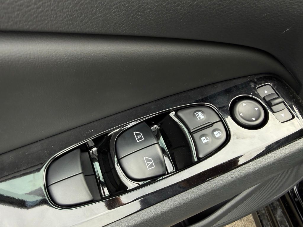 2025 Nissan Altima SR Image 28 of 33