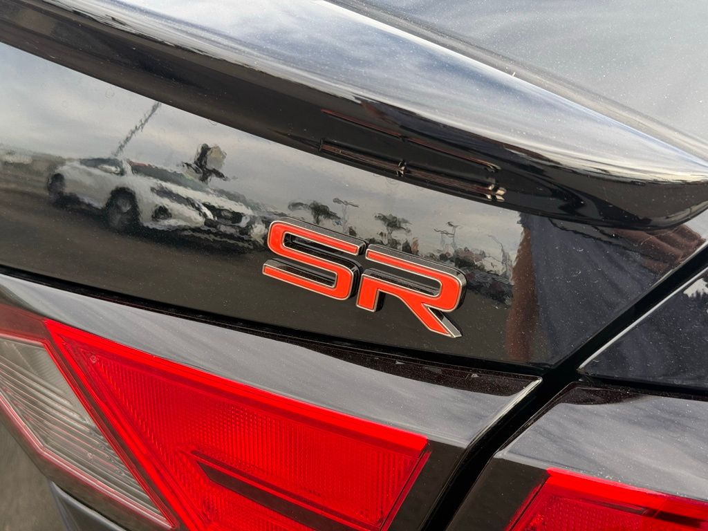 2025 Nissan Altima SR Image 30 of 33