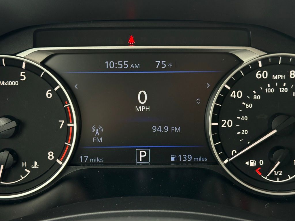 2025 Nissan Altima SR Image 18 of 33