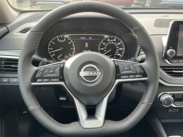 Vehicle image 12 of 18