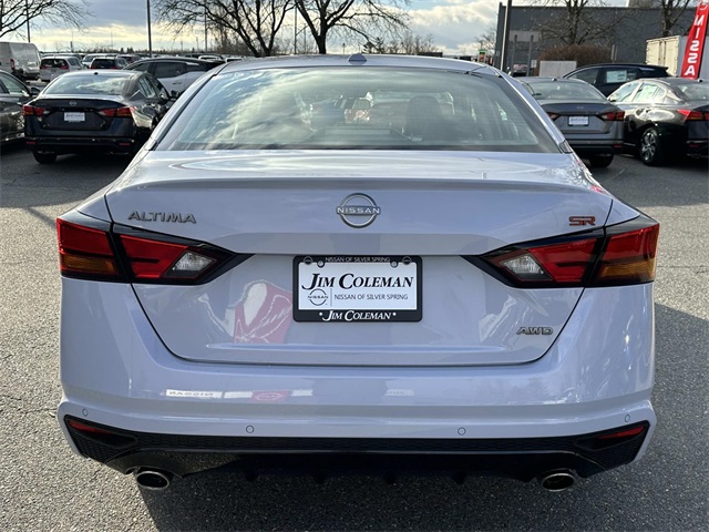 Vehicle image 4 of 18