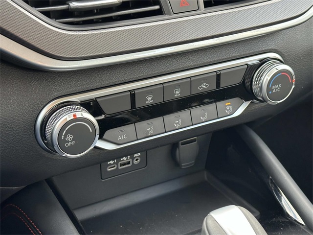 Vehicle image 9 of 18