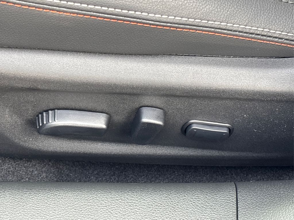 2025 Nissan Altima SR Image 25 of 38