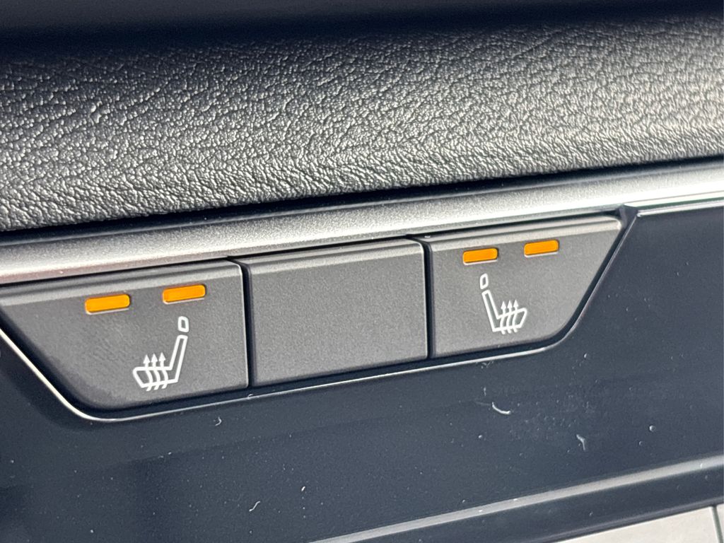 2025 Nissan Altima SR Image 24 of 38