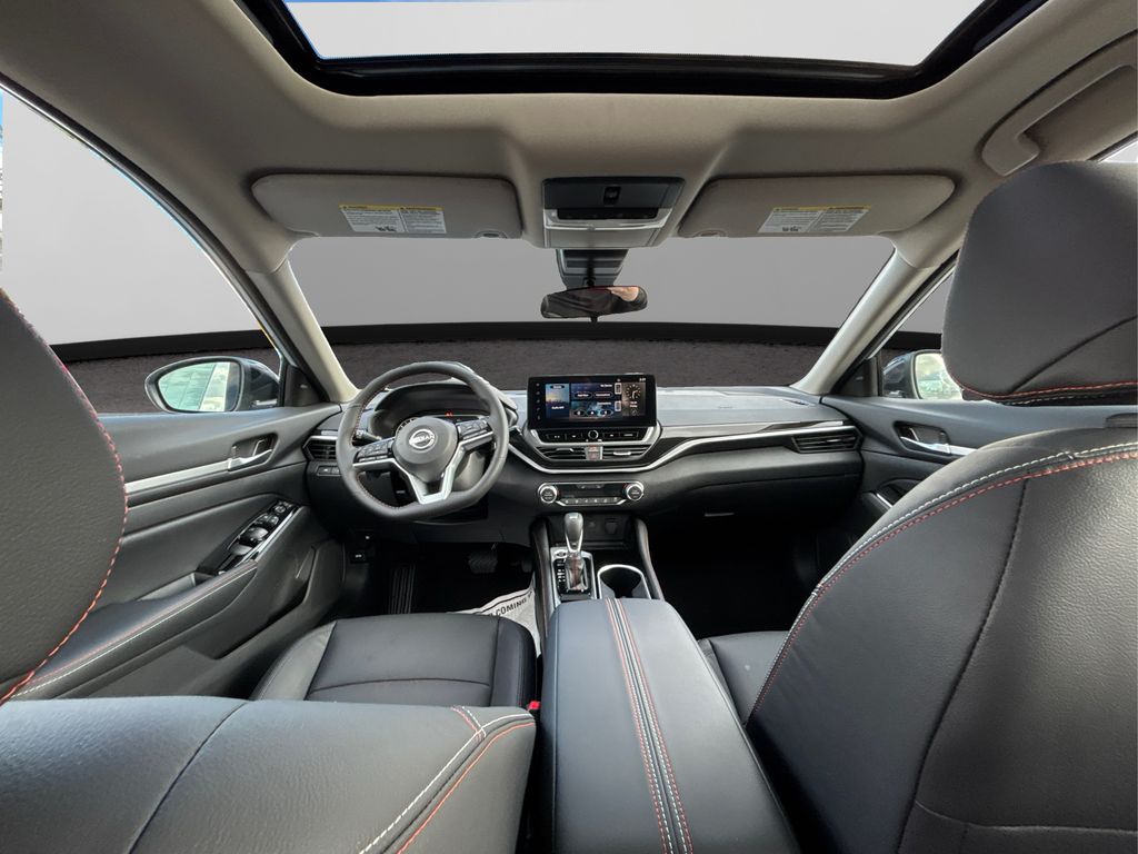 2025 Nissan Altima SR Image 15 of 38
