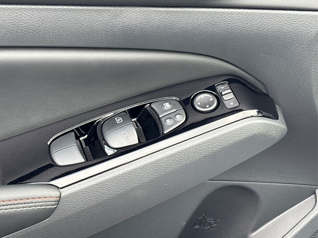 2025 Nissan Altima SR Image 23 of 38