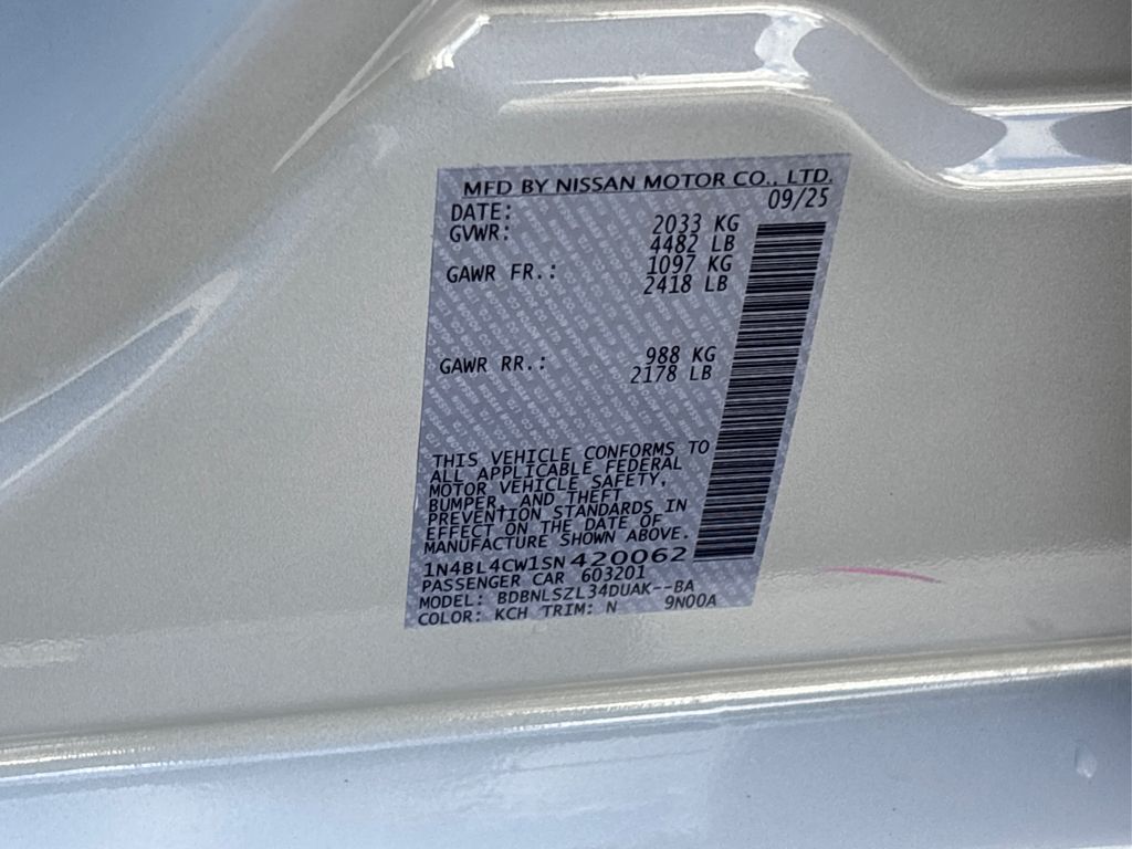 2025 Nissan Altima SR Image 31 of 38