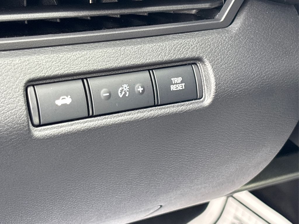 2025 Nissan Altima SR Image 26 of 38