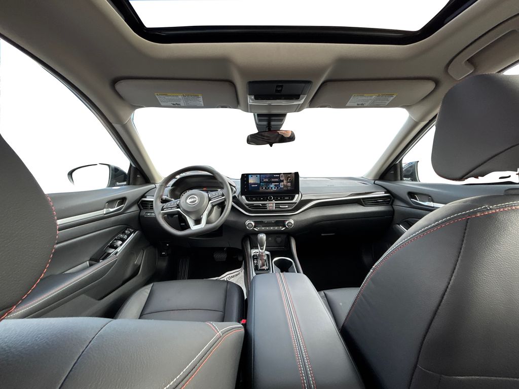 2025 Nissan Altima SR Image 16 of 38