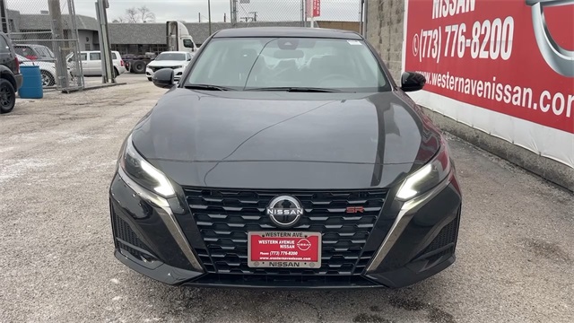 Vehicle image 13 of 30