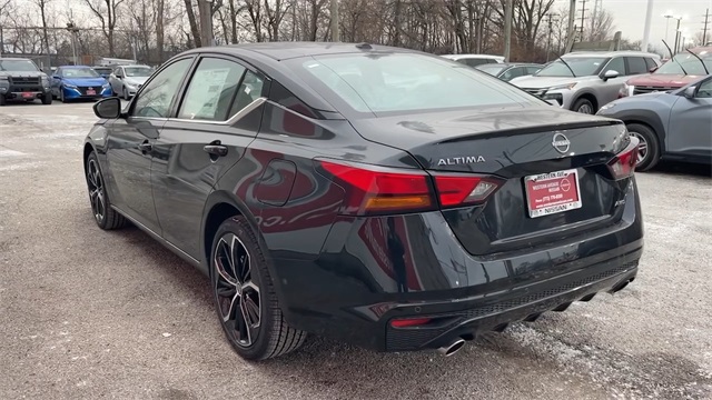 Vehicle image 11 of 30