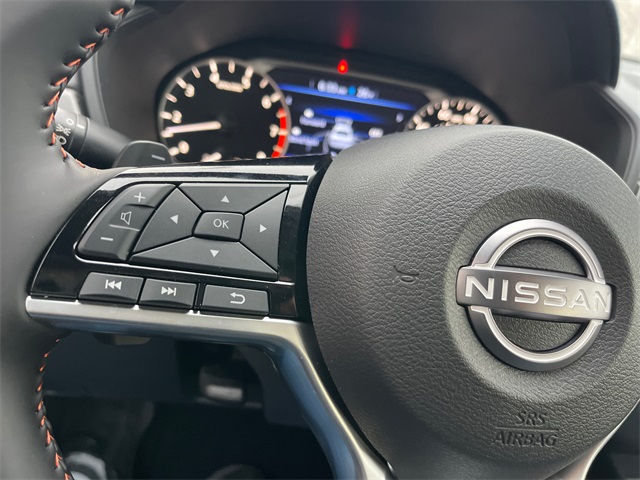 Vehicle image 19 of 30