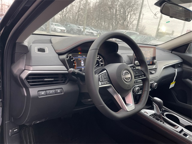 Vehicle image 14 of 30
