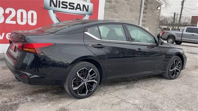 Vehicle image 9 of 30