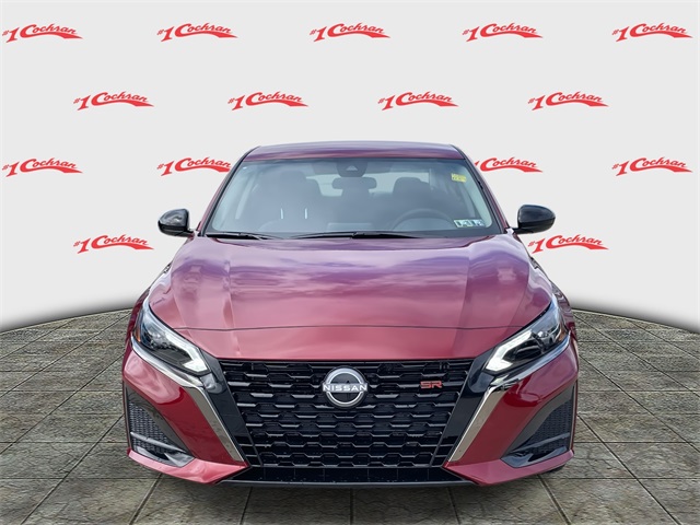 2025 Nissan Altima SR Image 2 of 30