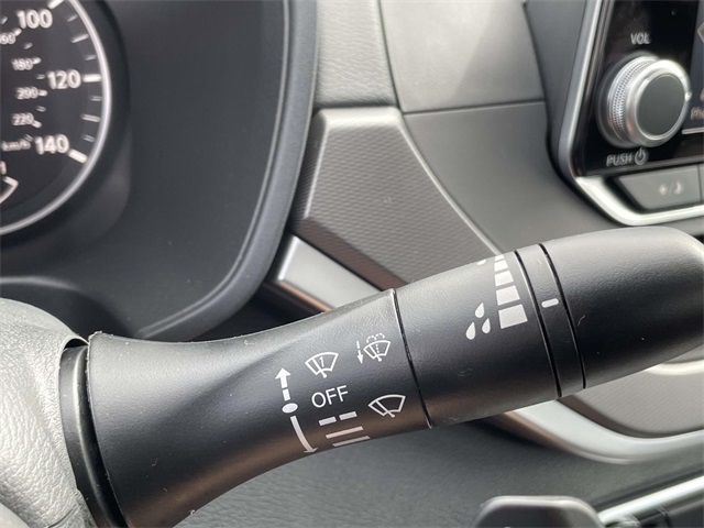 2025 Nissan Altima SR Image 24 of 30