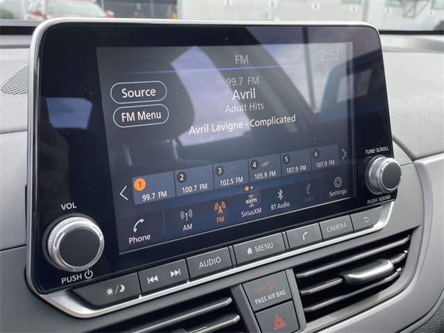 2025 Nissan Altima SR Image 17 of 30