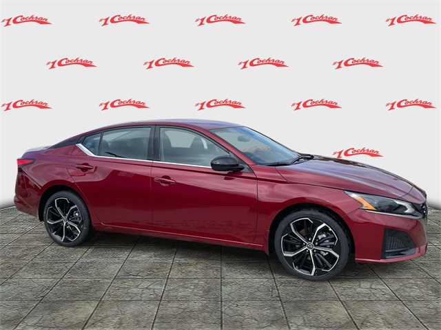 2025 Nissan Altima SR Image 3 of 30