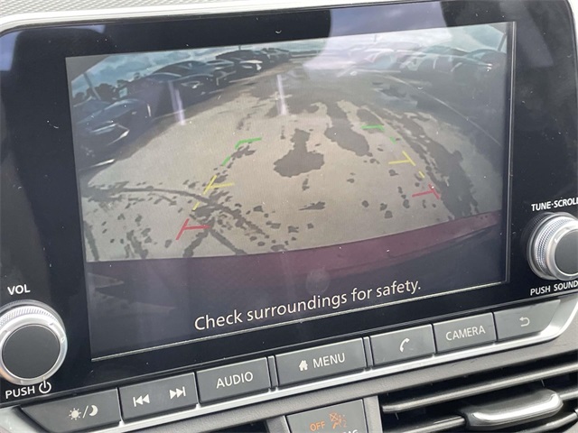 2025 Nissan Altima SR Image 16 of 30