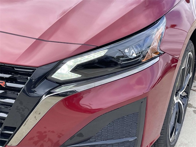 2025 Nissan Altima SR Image 20 of 30