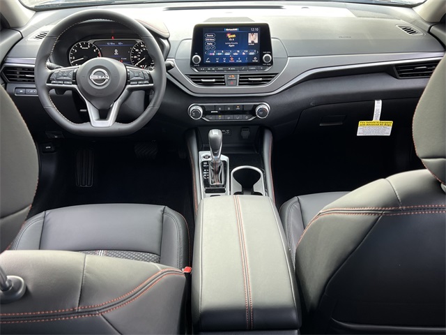 Vehicle image 22 of 28