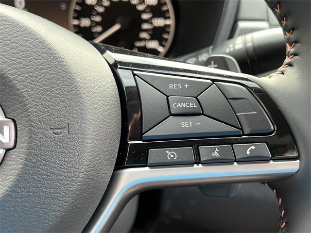Vehicle image 16 of 28