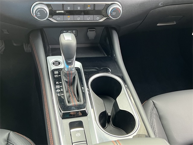 Vehicle image 17 of 28