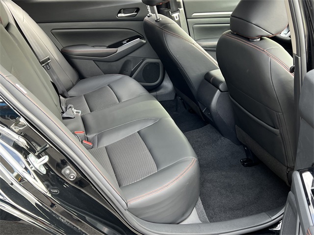 Vehicle image 23 of 28