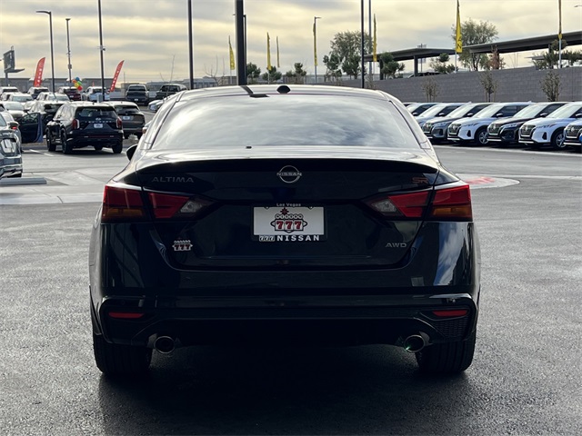 Vehicle image 6 of 28
