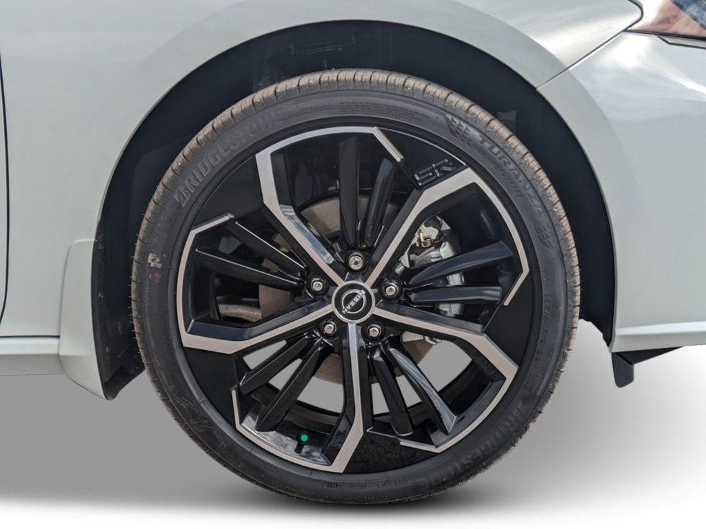 2025 Nissan Altima SR Image 14 of 27