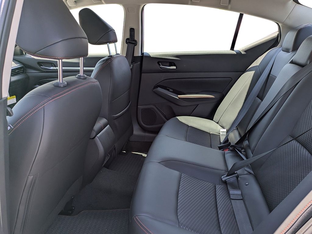 2025 Nissan Altima SR Image 26 of 27