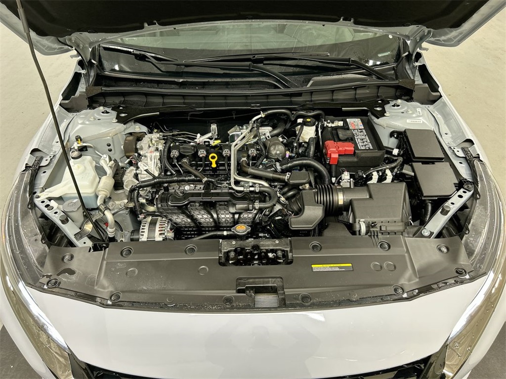 Vehicle image 10 of 24