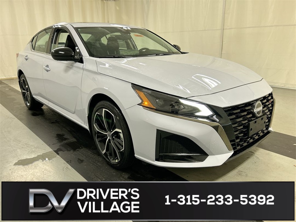 Vehicle image 3 of 24