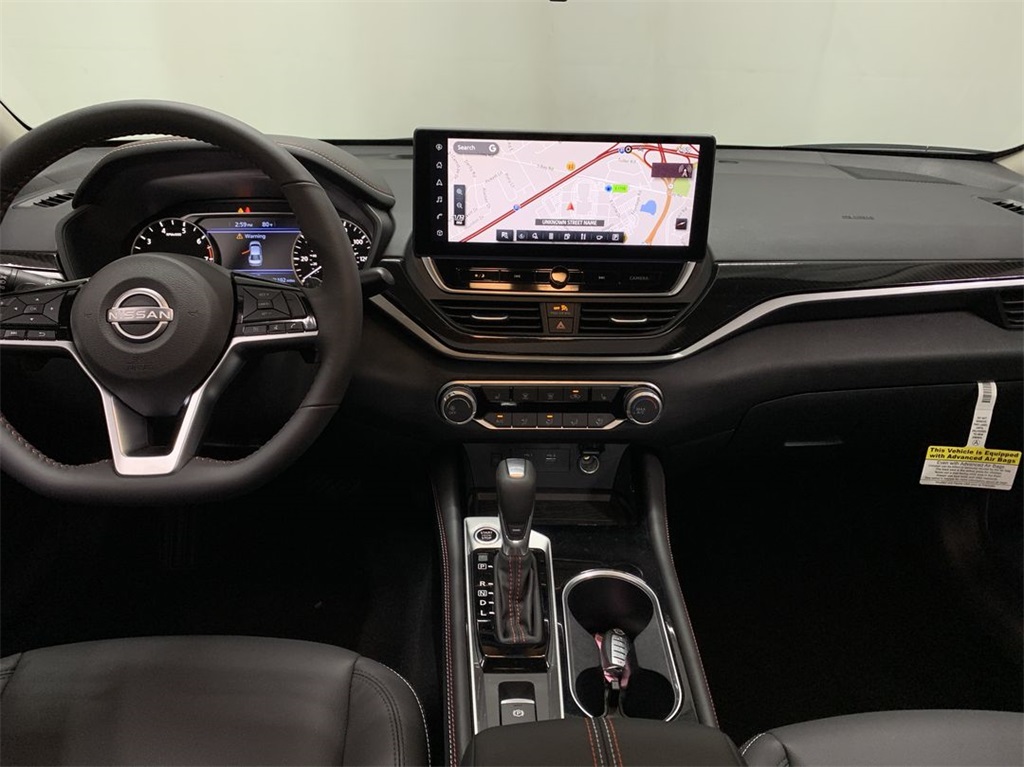Vehicle image 22 of 24