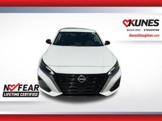 2025 Nissan Altima SV Image 2 of 26