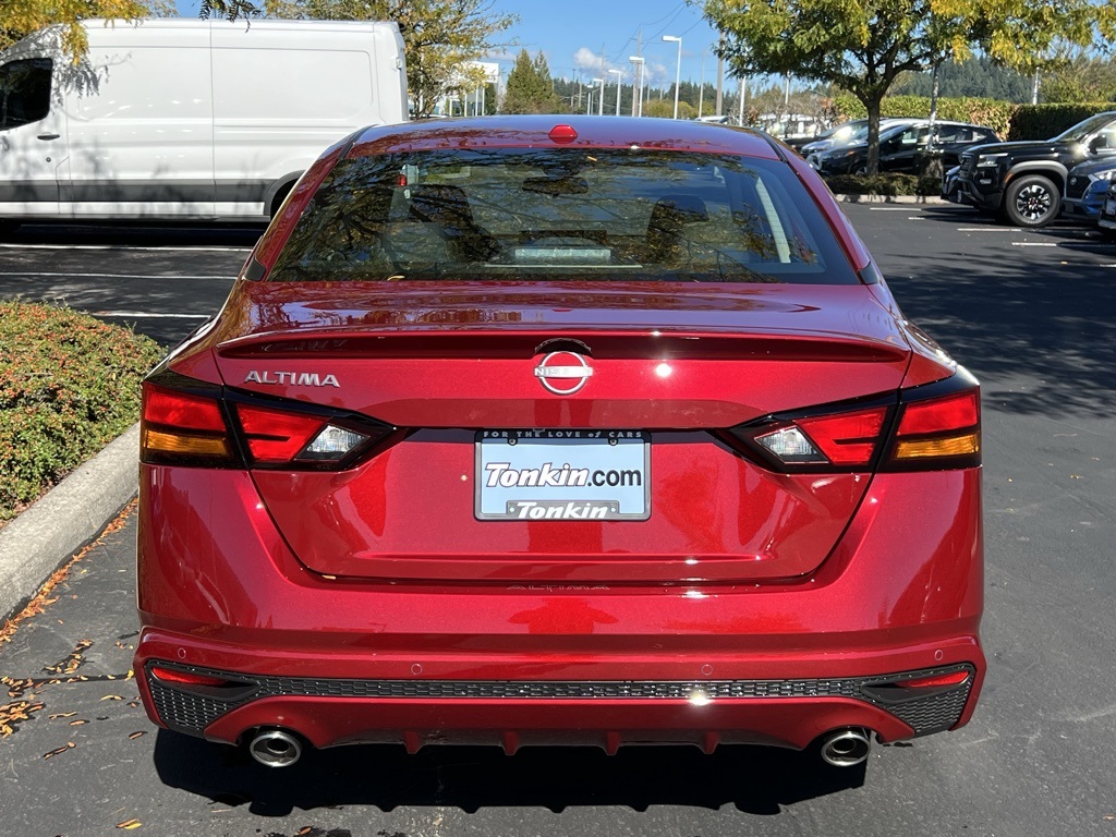 2025 Nissan Altima SV Image 6 of 24