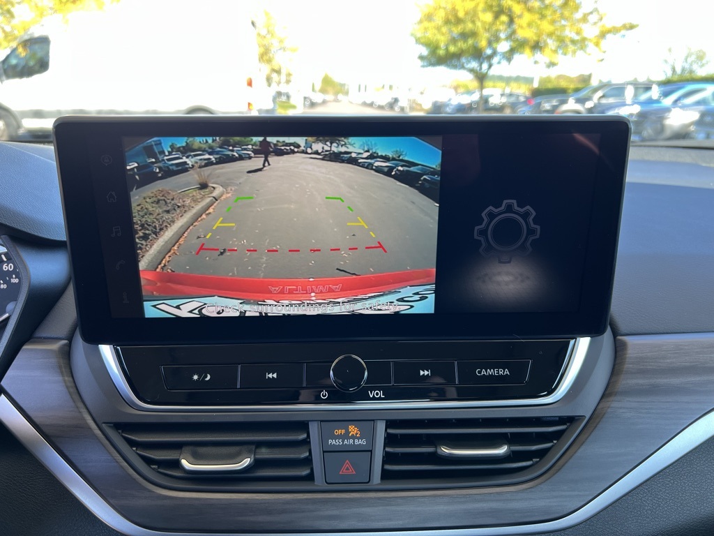 2025 Nissan Altima SV Image 15 of 24