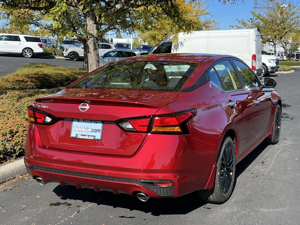 2025 Nissan Altima SV Image 5 of 24