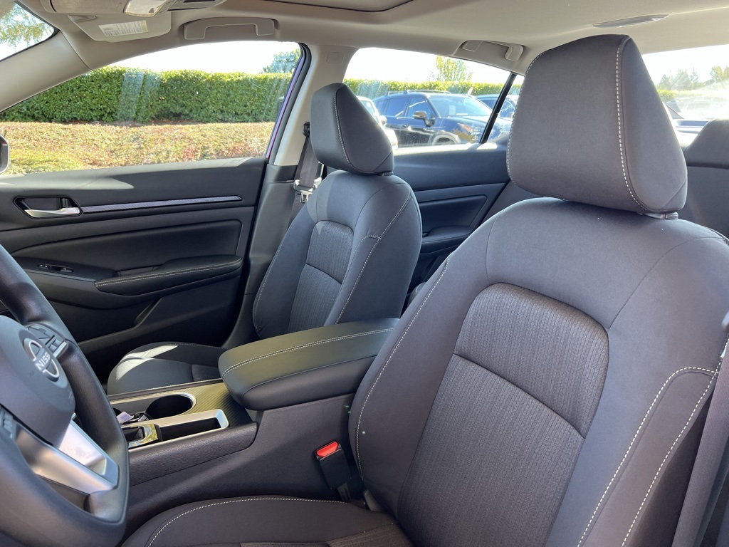 2025 Nissan Altima SV Image 10 of 24