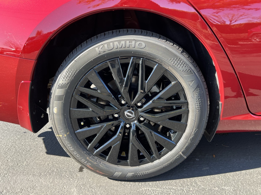 2025 Nissan Altima SV Image 8 of 24