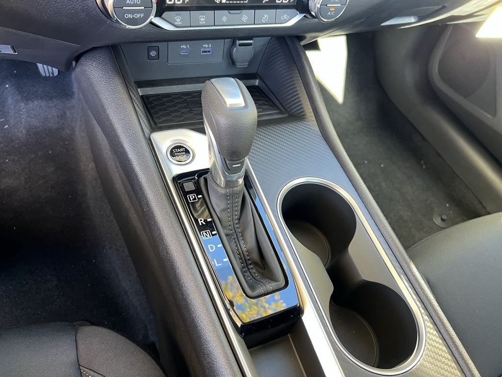 2025 Nissan Altima SV Image 17 of 24