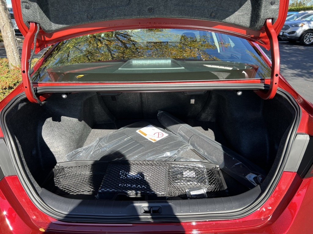 2025 Nissan Altima SV Image 9 of 24