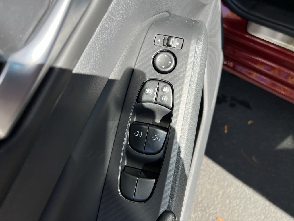 2025 Nissan Altima SV Image 20 of 24