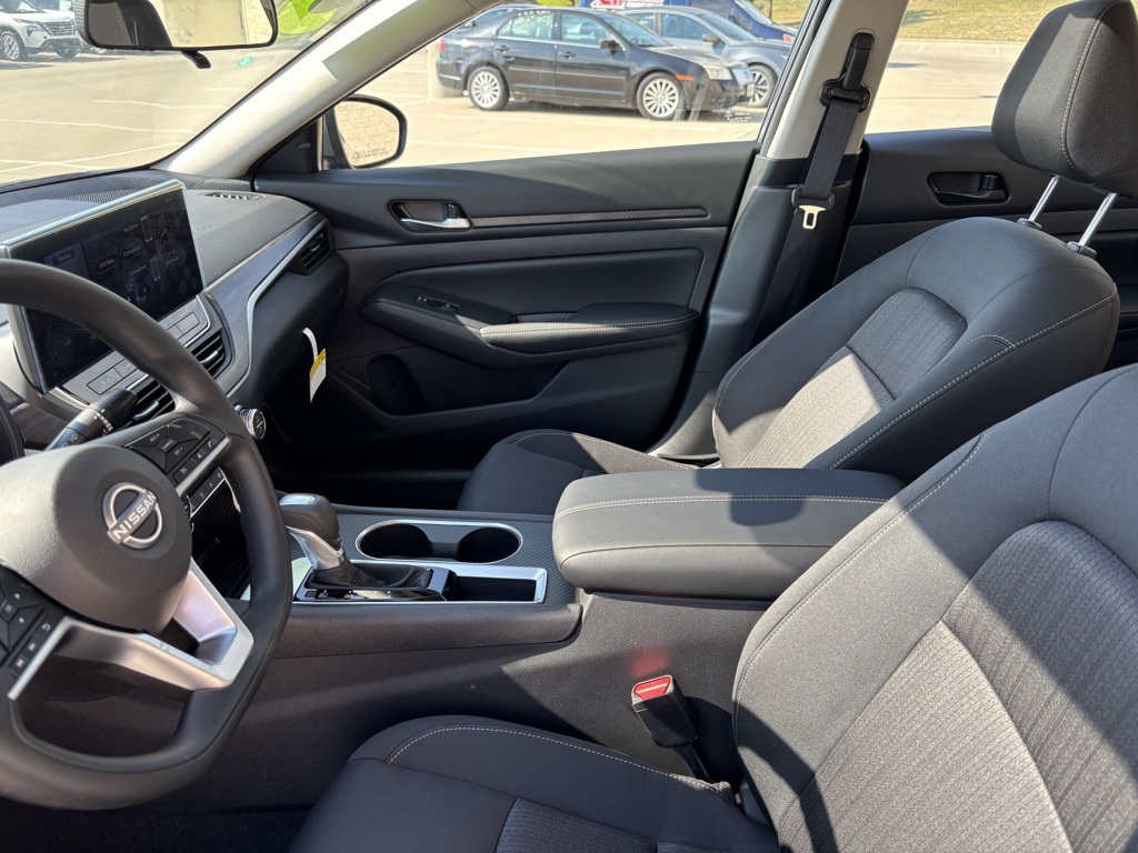 2025 Nissan Altima SV Image 29 of 30