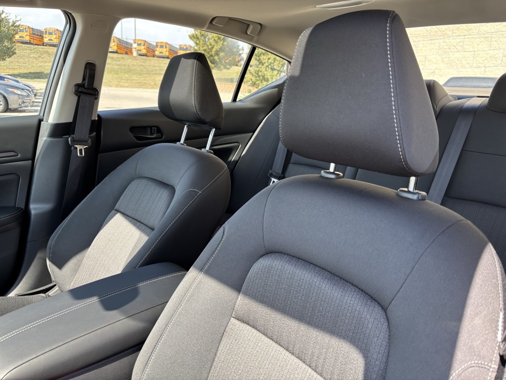 2025 Nissan Altima SV Image 10 of 30